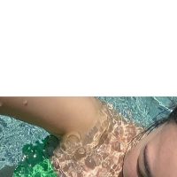 방민아 수영장 녹색 튜브탑 + 하이레그 흰 끈팬티 비키니 몸매 노출