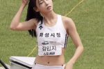 육상 김민지 선수 순백색 육상 유니폼 탄탄한 허벅지 엉태